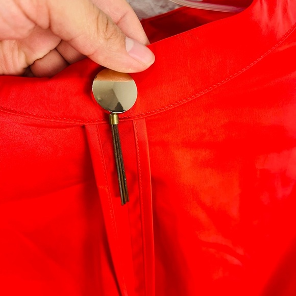 Gracia Front Knotted Hem Satin Blouse - Picture 4 of 9